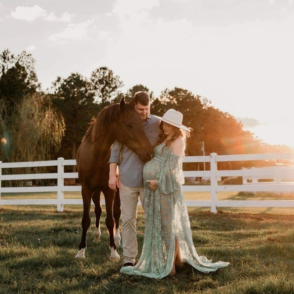 Sage green Maternity photoshoot dress - Picture 2 of 5
